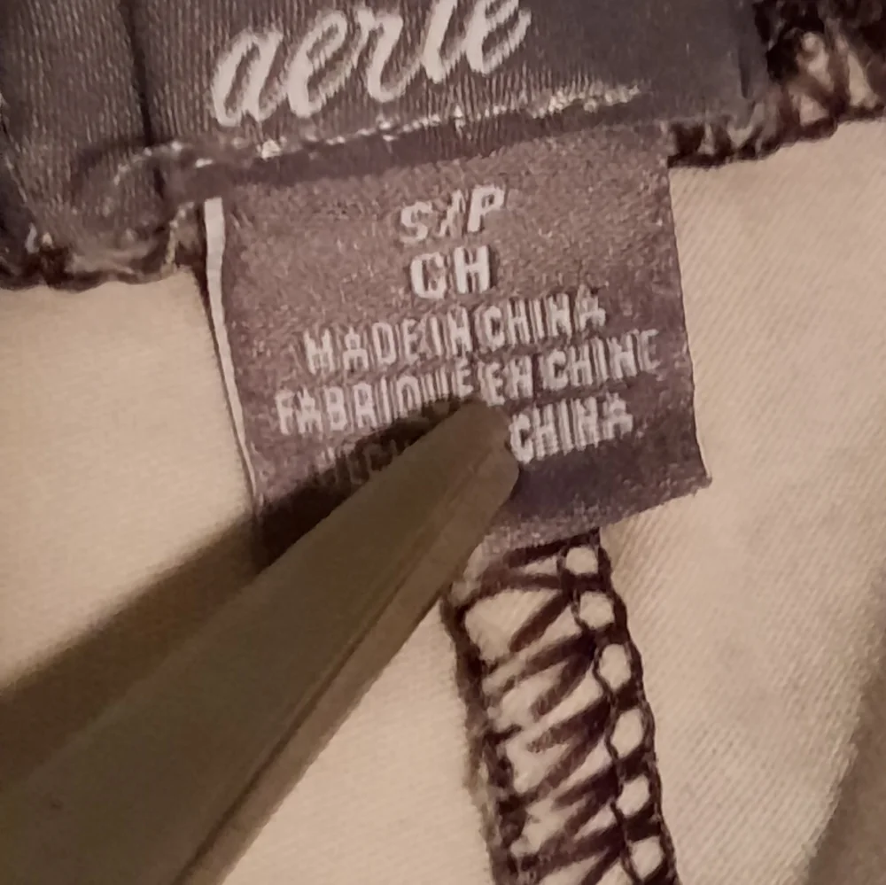 Geometric Black white Aerie leggings - Picture 7 of 7